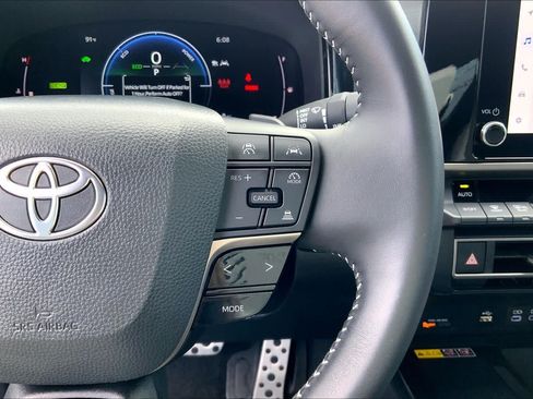 Used 2025 Toyota Camry SE FWD image 46