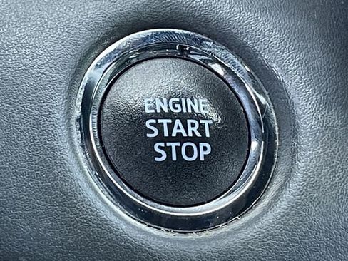 Used 2022 Toyota Highlander XSE FWD image 22