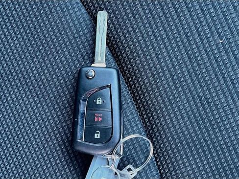 Used 2024 Toyota RAV4 LE FWD image 33