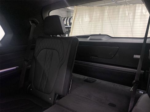 Used 2022 BMW X7 M50i AWD/4WD image 30