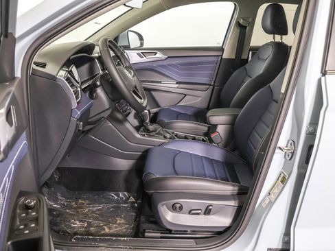 New 2026 Volkswagen Taos SEL image 5