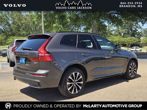 Used 2024 Volvo XC60 B5 Plus AWD/4WD image 4