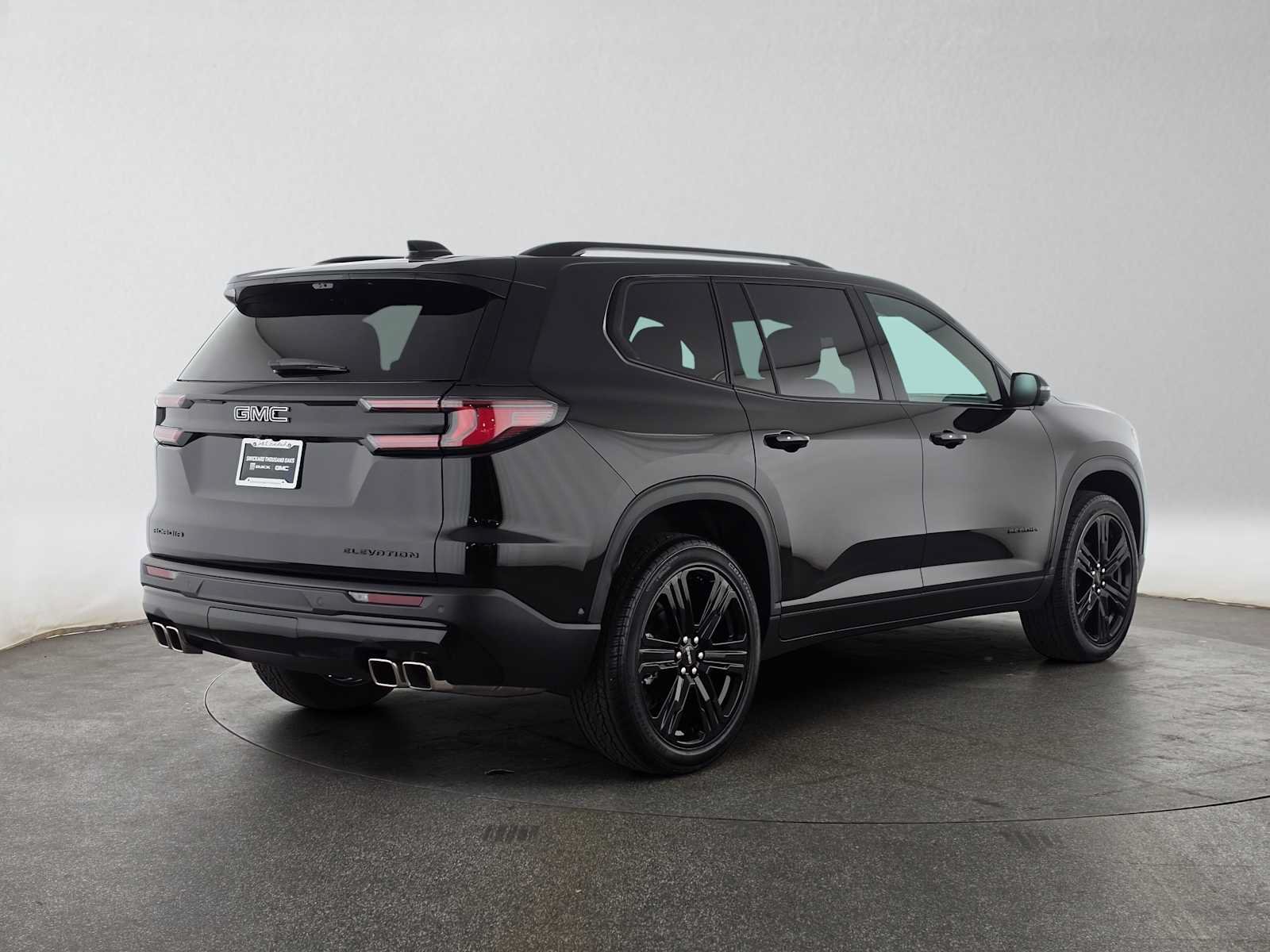 Used 2026 GMC Acadia Elevation w/ Super Cruise Package FWD image 3