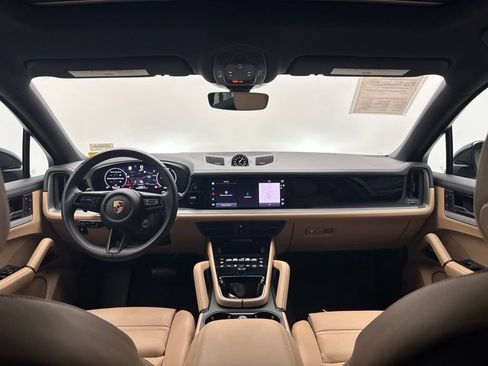 Certified 2024 Porsche Cayenne Coupe AWD/4WD image 11