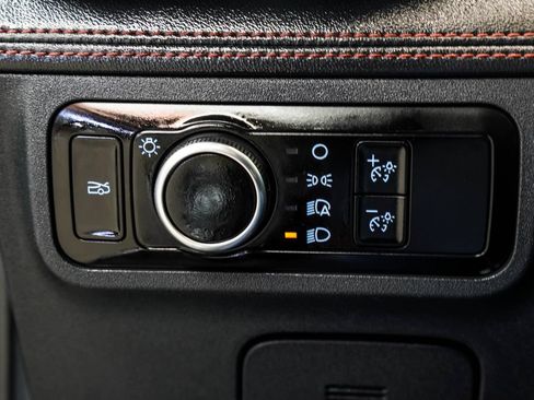 Used 2024 Ford Mustang Premium RWD image 39