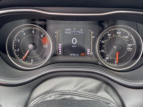 Used 2020 Jeep Cherokee Latitude Plus AWD/4WD image 15
