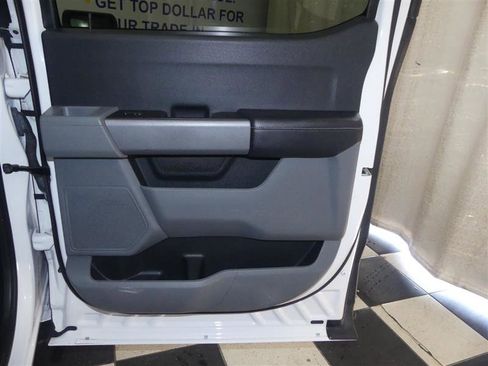 Used 2021 Ford F150 XLT image 27