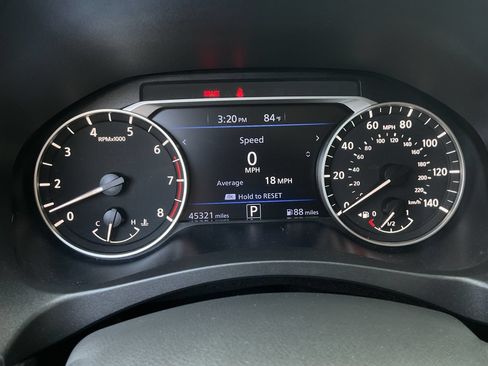 Used 2025 Nissan Altima 2.5 SV FWD image 32