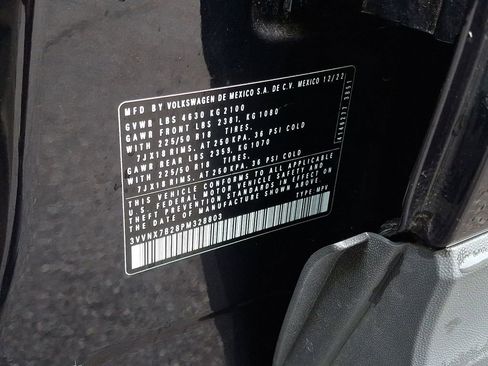 Used 2023 Volkswagen Taos SE w/ Panoramic Sunroof Package image 26