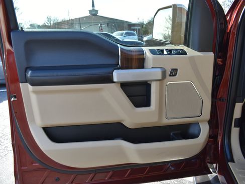 Used 2015 Ford F150 Lariat w/ Equipment Group 502A Luxury image 33