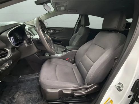 Used 2017 Chevrolet Malibu LS w/ LPO, Convenience Package 2 FWD image 19