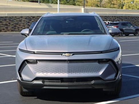New 2026 Chevrolet Equinox EV LT image 2