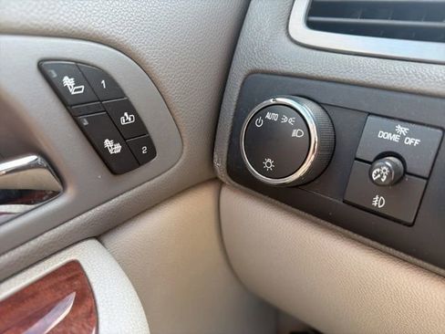 Used 2008 GMC Yukon XL SLT w/ SLT Preferred Equipment Group AWD/4WD image 13