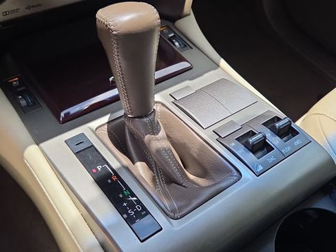 Used 2015 Lexus GX 460 w/ Premium Package AWD/4WD image 21