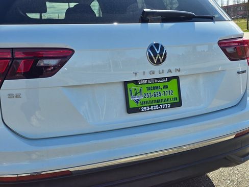 Used 2022 Volkswagen Tiguan SE AWD/4WD image 17