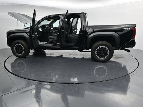 Used 2024 Toyota Tacoma TRD Off-Road AWD/4WD image 42