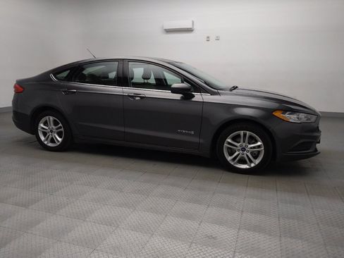 Used 2018 Ford Fusion S image 11