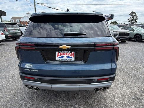 New 2026 Chevrolet Traverse LT FWD image 6