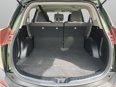 Used 2013 Toyota RAV4 LE FWD image 32