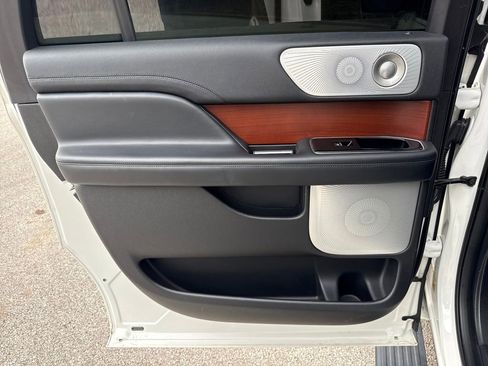 Used 2020 Lincoln Navigator L Reserve w/ Equipment Group 208A Reserve image 24