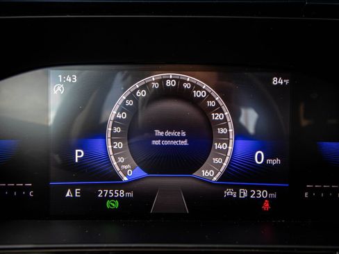 Used 2023 Volkswagen Taos SE w/ Panoramic Sunroof Package FWD image 38