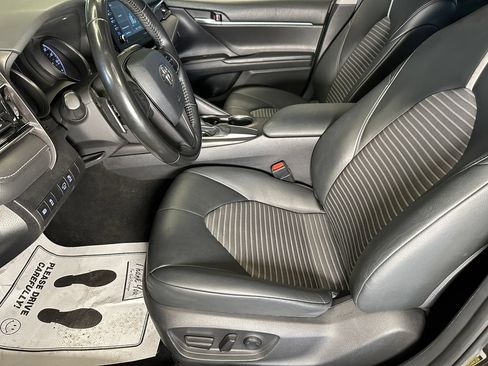 Used 2021 Toyota Camry SE FWD image 20