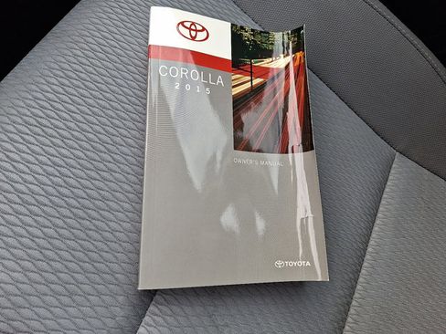 Used 2015 Toyota Corolla LE image 25