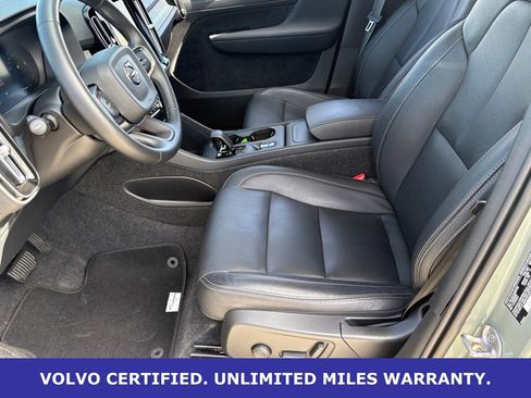 Certified 2025 Volvo XC40 B5 Core image 27