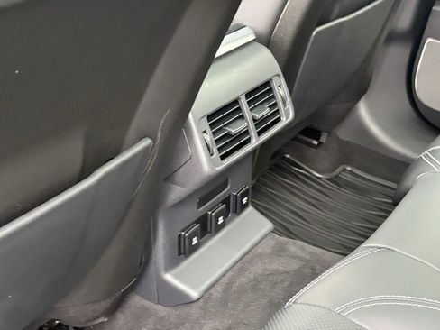 Used 2020 Land Rover Range Rover Velar S image 26