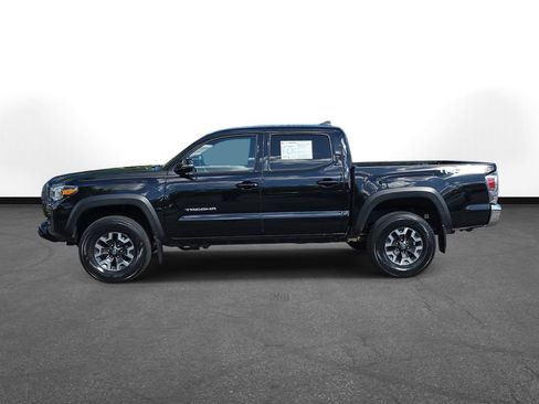 Certified 2021 Toyota Tacoma TRD Off-Road AWD/4WD image 9