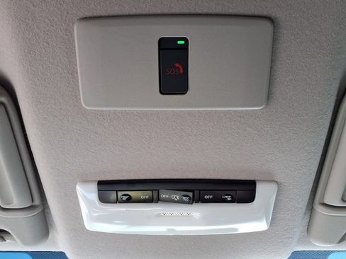 Used 2025 Nissan Versa SR w/ Trunk Package FWD image 13