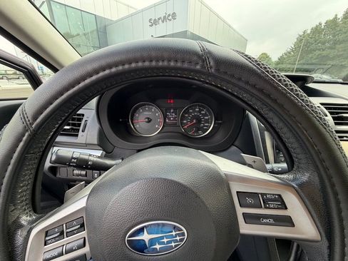Used 2014 Subaru Crosstrek 2.0i Limited AWD/4WD image 10