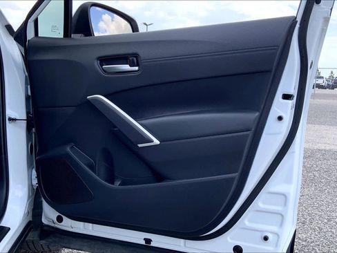 Used 2024 Toyota Corolla Cross XSE w/ Convenience Package image 22