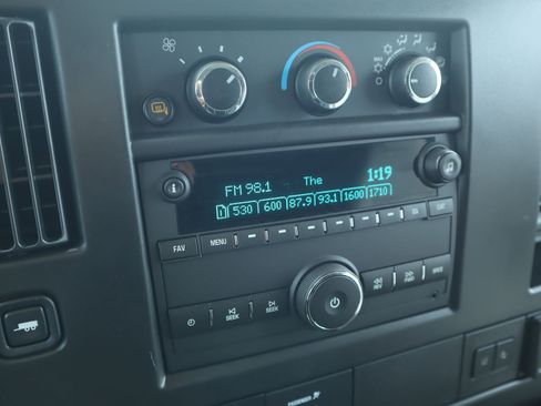 New 2026 GMC Savana 3500 w/ Driver Convenience Package RWD image 6