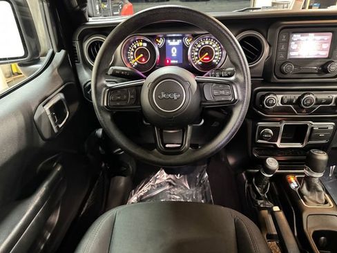 Used 2021 Jeep Wrangler Unlimited Sport image 33