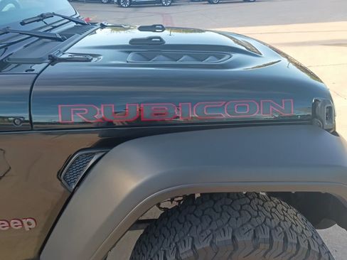 Used 2025 Jeep Wrangler Unlimited Rubicon w/ Convenience Group image 8