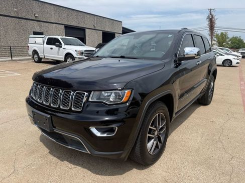 Used 2017 Jeep Grand Cherokee Limited RWD image 3