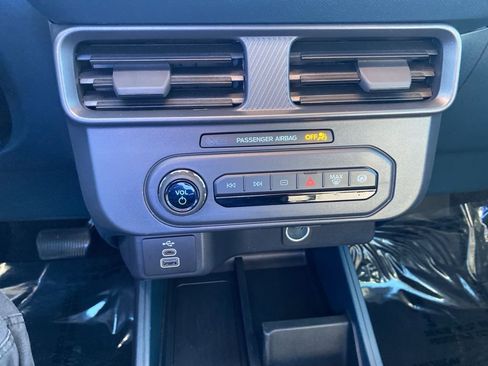 Used 2025 Ford Maverick XL w/ Equipment Group 102A image 14