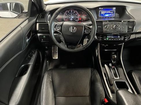 Used 2016 Honda Accord Sport image 18