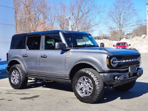 New 2025 Ford Bronco Badlands w/ Black Appearance Package AWD/4WD image 7