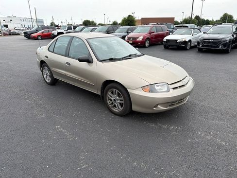 Used 2004 Chevrolet Cavalier Sedan w/ Preferred Equipment Group FWD image 3