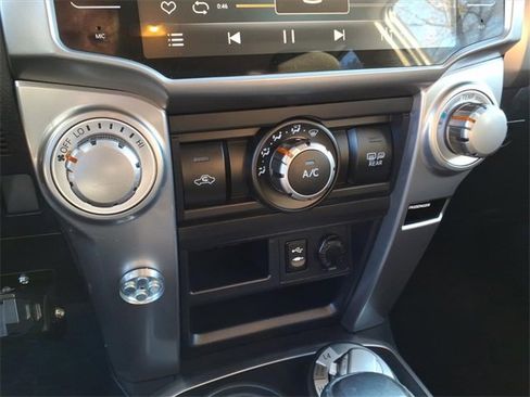 Used 2015 Toyota 4Runner SR5 image 20