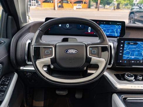 Used 2025 Ford Expedition Max Platinum w/ Driver's Package AWD/4WD image 13