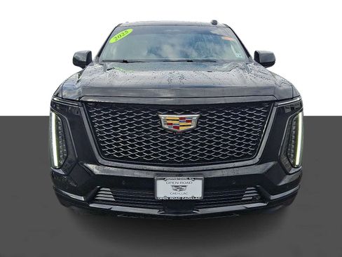 Certified 2025 Cadillac Escalade Sport Platinum w/ LPO, Floor Liner Package AWD/4WD image 2