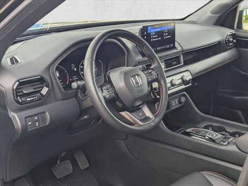 Certified 2025 Honda Pilot TrailSport image 11