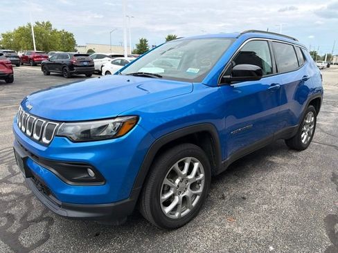 Used 2022 Jeep Compass Latitude AWD/4WD image 2