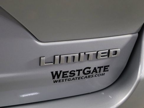 Used 2024 Jeep Grand Cherokee Limited w/ Luxury Tech Group II RWD image 50