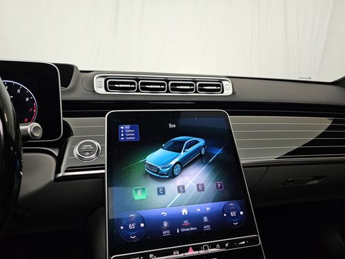 Certified 2024 Mercedes-Benz S 500 4MATIC image 33