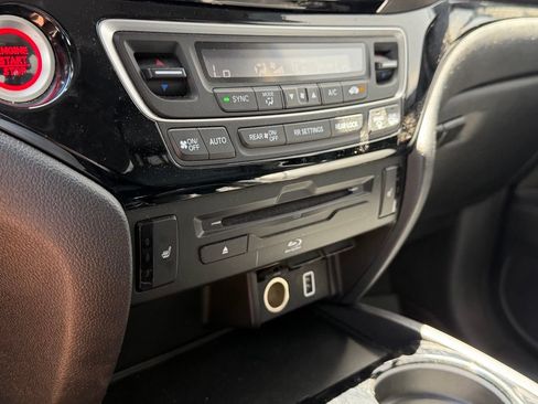 Certified 2020 Honda Pilot Touring image 13