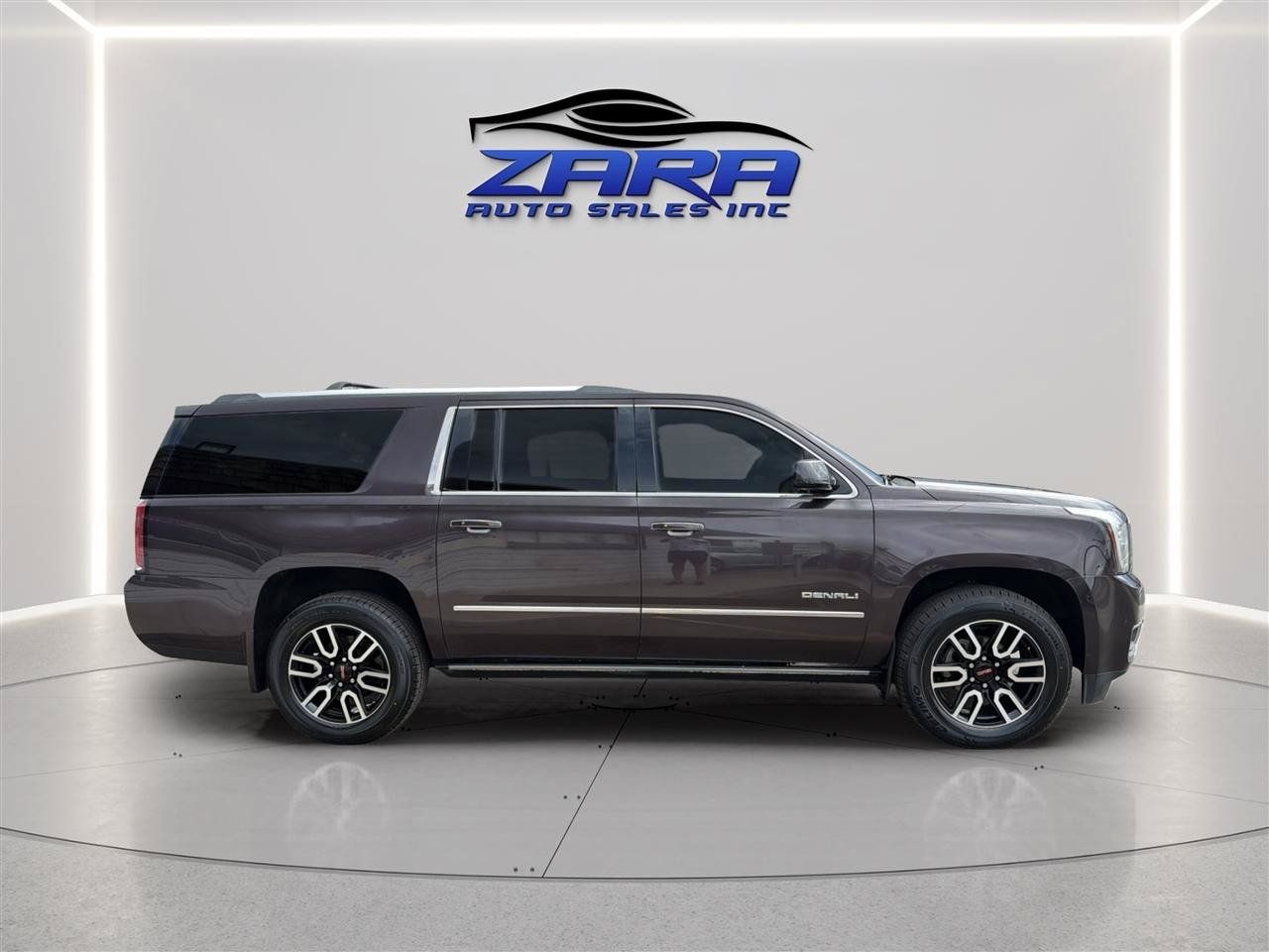 Used 2015 GMC Yukon XL Denali w/ Premium Package AWD/4WD image 8